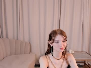 Fair girl Lisa :) (Edithgalpin) calmly penetrated by dull vibrator on free sex webcam