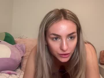 Alive model Summer! (Summerlovingg) calmly penetrated by dull vibrator on free sex webcam